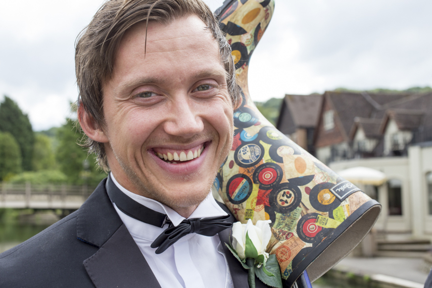 London wedding photographer for wedding on barge on Thames